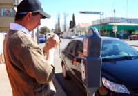 Equiparán a inspectores de Estacionómetros con cámaras de video