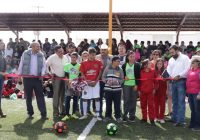 Inaugura Carlos Tena gradas de cancha de futbol en Álvaro Obregón