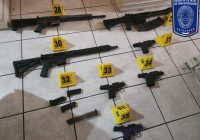 Asegura Fiscalía siete armas de fuego y un cuerpo en vivienda de la ciudad de Chihuahua